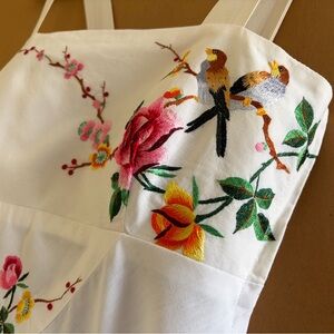 Vintage 70s Elegant White Full Length Dress with Floral Embroidery Design